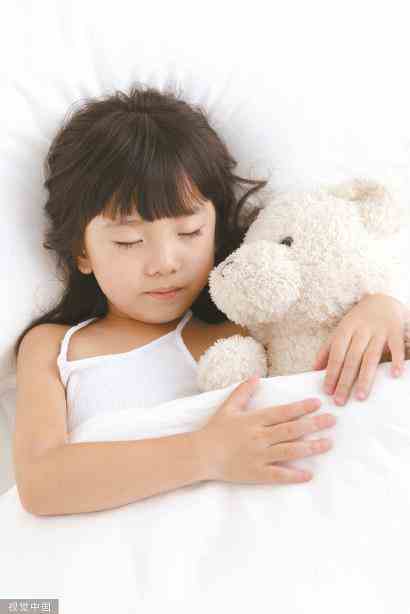 如何让小孩快速睡觉（怎样才能让小孩晚上睡得香）