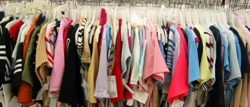 废品回收旧衣服多少钱一斤（废旧衣服收购价格） 6