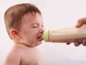小婴儿不吃奶粉窍门（宝宝不爱吃奶粉怎么办）