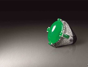 玉镯怎么识别好坏:璀璨的翡翠戒指，翡翠界的一份瑰丽在市场上有着一种高档饰品