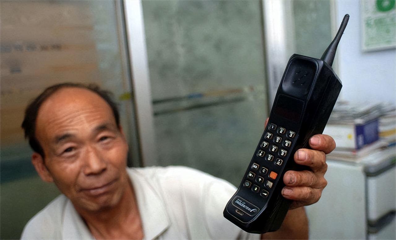 中国第一位办手机号码的人（最终他挑了什么号）